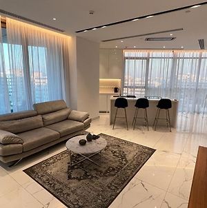 360 Nicosia - 1 Bedroom Luxurious Residence Exterior photo