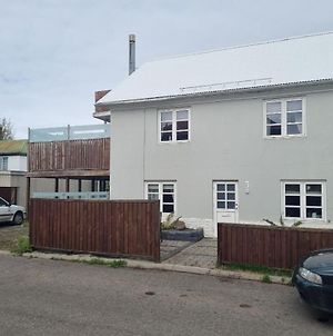 55Sqm Private Property In City Center Akureyri Exterior photo
