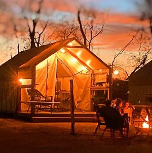 Son'S Blue River Camp Glamping Cabin #11 Perfect Family Getaway Spot! Hotel Kingsbury Exterior photo