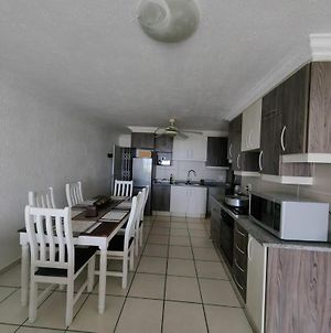 Beautiful Holiday Apartment In Margate Kzn Exterior photo