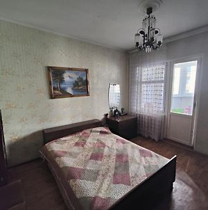 3 - H Comnatnaya Quartira Apartment Almaty Exterior photo