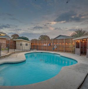 Location Pool Luxury And Everything In Between Villa Carrollton Exterior photo