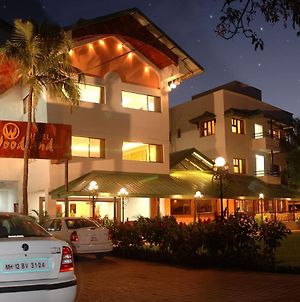Hotel Woodland Kolhapur Exterior photo
