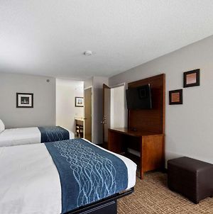 Comfort Inn & Suites St. Louis-Hazelwood Exterior photo