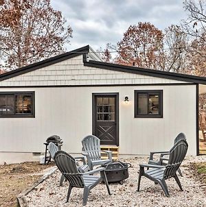 Picture-Perfect Cottage With Grill And Fire Pit Osage Beach Exterior photo