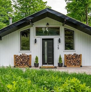 Chalet Cabin In Brownsburg Laurentides - Quebec - Canada Villa Exterior photo