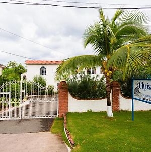 Villa Criss At Chrisanns Ocho Rios Exterior photo