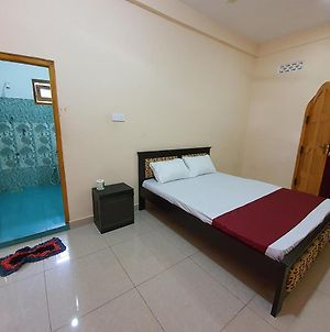 Hb Budget Rest Hotel Jaffna Exterior photo
