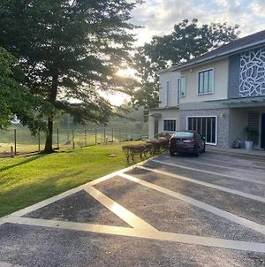 Exclusive 6-Bedroom-Private Pool Bungalow Resort Bandar Baru Bangi Exterior photo