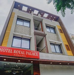 Collection O 70306 New Royal Palace Hotel Indore Exterior photo