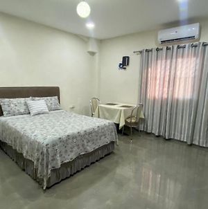 Agradable Dormitorio En Suite Con Estacionamiento Privado Ciudad del Este Exterior photo