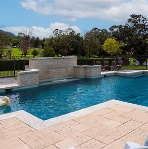 Cowley House - Stunning Entertainer, Views, Pool Villa Dapto Exterior photo