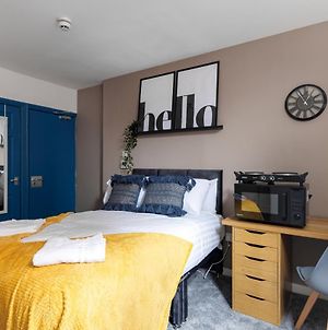 City Centre Studio 5 With Kitchenette, Free Wifi And Smart Tv With Netflix By Yoko Property Middlesbrough Exterior photo
