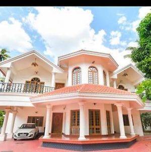 6 Large Bed Room House Kottayam Exterior photo