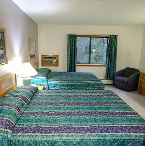 Two Double Bed Hotel Room With Outdoor Heated Pool 216 Killington Exterior photo