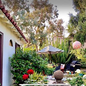 Romantic Cottage With Amazing Garden Glendale Exterior photo