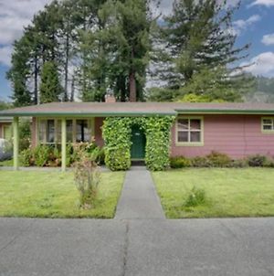 Redwood Home On The Majestic Eel River Scotia Exterior photo