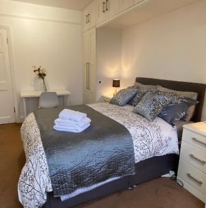Lovely Large Bedroom In London, 2Min To The Tube Hendon Exterior photo