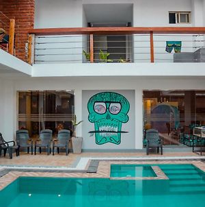 Surf & Party Weligama Hostel Exterior photo