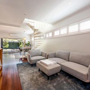 Renovated 3 Bedroom Family Home In Richmond With Parking Melbourne Exterior photo