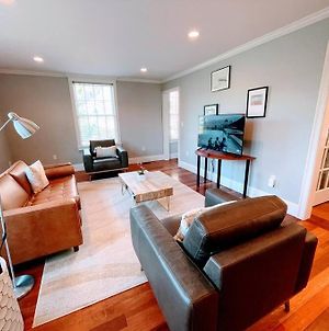 Luxury Stay In Andover, Easy Commute To Boston, Free Parking 3Bedrooms, 2 Baths Exterior photo