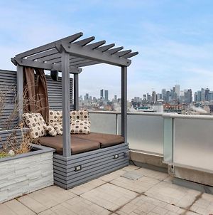 2 Bedroom Suite W Terrace And Parking! Toronto Exterior photo