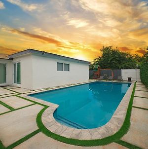 Modern Home*Heated Pool, Basketball And Mini Golf Miami Exterior photo