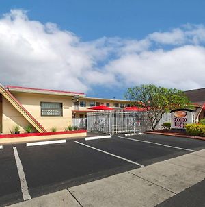 Econo Lodge Hollywood-Ft Lauderdale International Airport Exterior photo