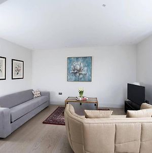 Spacious And Modern 1Br Flat In West London Exterior photo