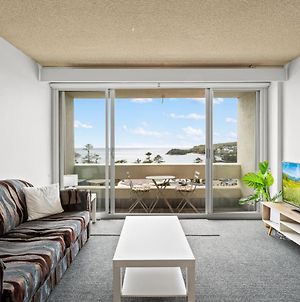 Apartment With Pool Access, A Minute To The Beach Sydney Exterior photo