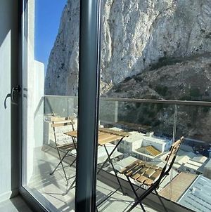 Cp High Floor Luxury Studio Apartment Gibraltar Exterior photo