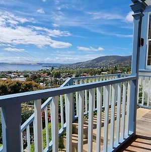 Hill House Hobart - Charming Home, Stunning Views Close To City Exterior photo