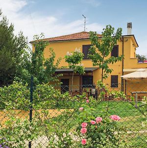 Beautiful Home In Roseto Degli Abruzzi With 5 Bedrooms And Wifi Exterior photo