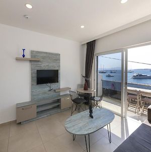 Seafront Flat With Excellent Sea View In Bodrum Exterior photo