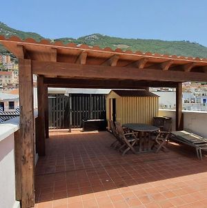 Gibraltar Town Centre Flat With Roof Terrace Apartment Exterior photo