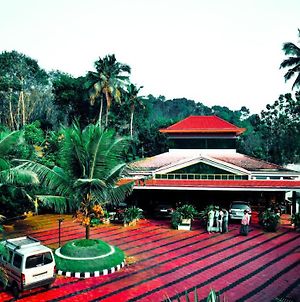 Gb25 Inn Thiruvananthapuram Exterior photo