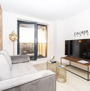 Caliber Stays Apartments & Homes - The Nyx Suite- One Bedroom Apartment - City Centre- Xluxury 2 Bed Apt -Salford Quays Manchester Exterior photo