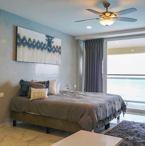 Luxury Caribbean Condos By Salvia Cancun Beachfront Exterior photo