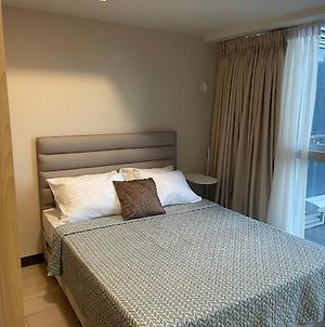 1 Bedroom Condo Uptown Parksuites Bgc, High Floor, Morning Sun With Free Parking Manila Exterior photo