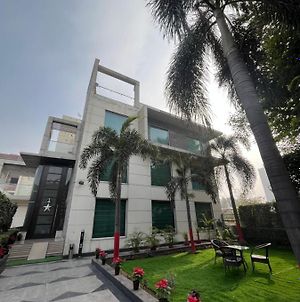 Yuhi Mansions-A Boutique Hotel Gurgaon Exterior photo