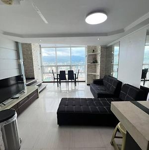 Simple And Relaxing 2-Bedroom Condo Unit Cebu Exterior photo