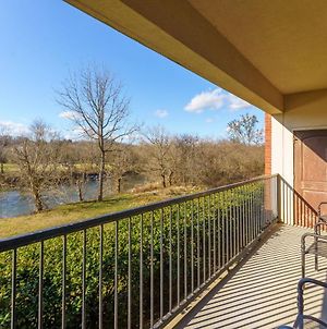 River Crossing Escape - Close To Attractions River View Jacuzzi Tub! Villa Pigeon Forge Exterior photo