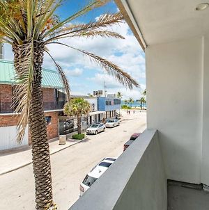The Purple Pelican Beachfront With Ocean Balcony Unit 2 Villa Fort Lauderdale Exterior photo