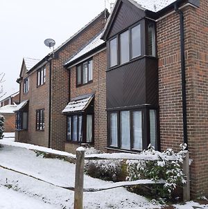 Lovely End Terrace 20 Mins From Gatwick Airport Apartment Slinfold Exterior photo