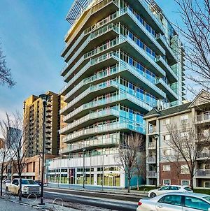 Furnished 1 Bedroom In East Village By Signature Suites Ltd Calgary Exterior photo