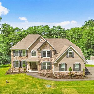 2 Acres 7Br Luxury Home Rental With Private Hot Tub In Blakeslee, Poconos 129 Exterior photo