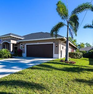 Gorgeous Four Bedroom House With Heated Pool And Hot Tub! Port St. Lucie Exterior photo