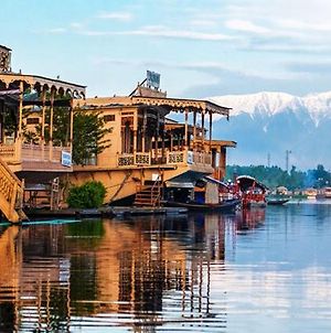 Himalayan Heritage Group Of Houseboats Hotel Srinagar  Exterior photo