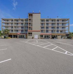 Baymont By Wyndham Panama City Beach Hotel Exterior photo