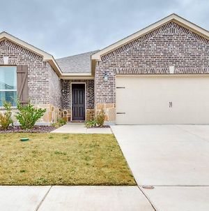 Brand New 4 Bedroom Residential Home In Fort Worth Exterior photo